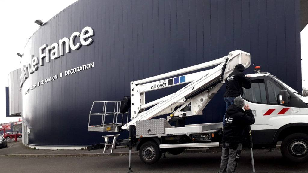 signaletique-pose-eseigne-mobilier-de-france